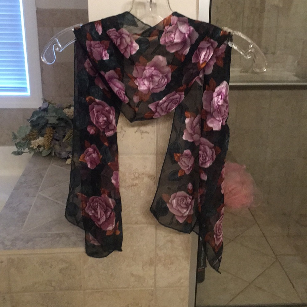 Women’s scarf